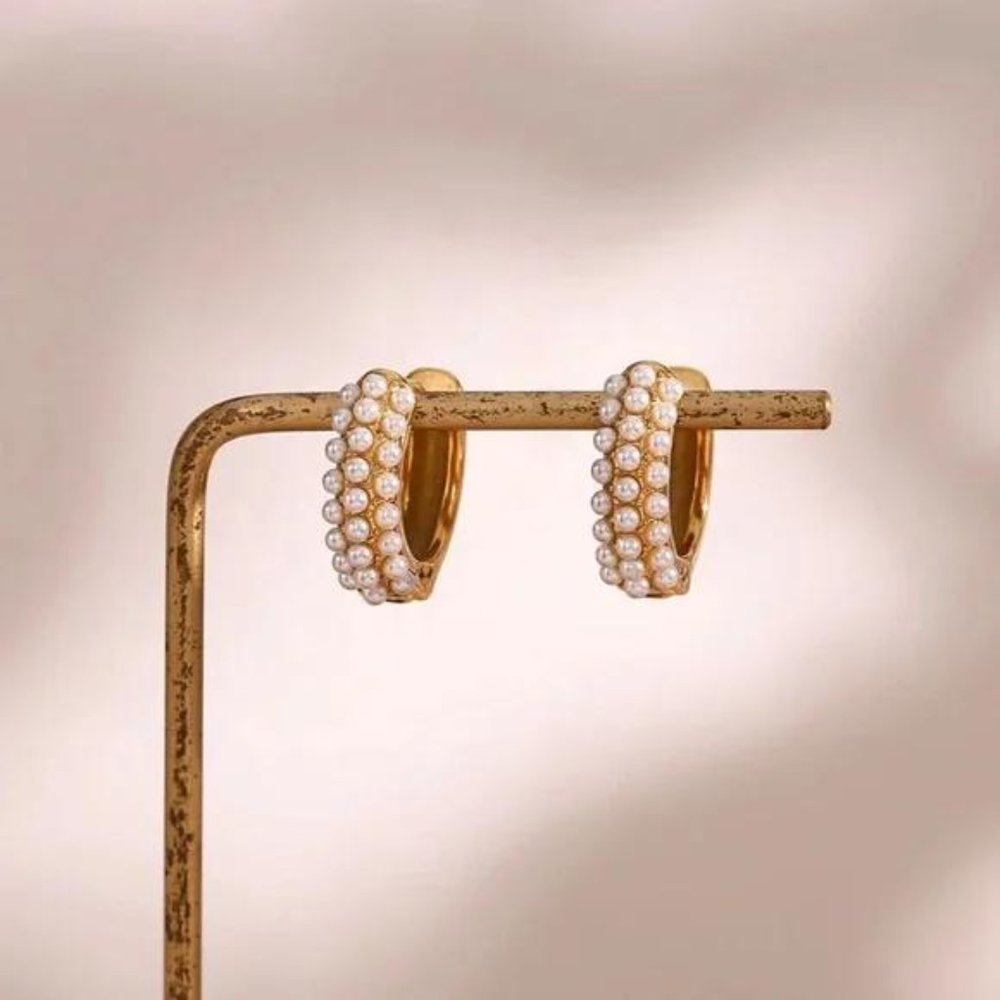 New 18K Gold Fresh Water Pearl Huggies Earrings, CUTE RING, SHINY RING. - Picture 5 of 6